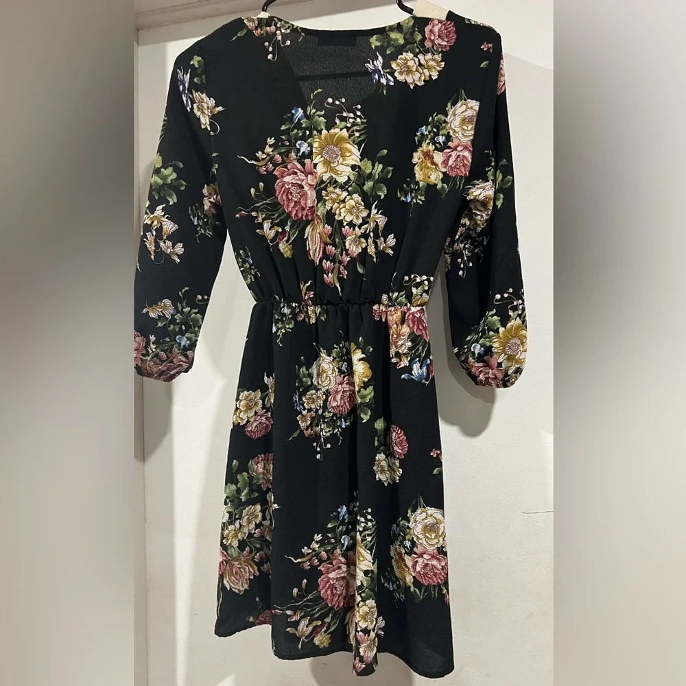 Scobe Floral Dress cute for Easter! - Picture 4 of 9